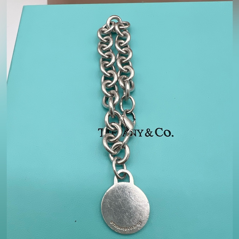 🔴Authentic TIFFANY & CO Sterling Silver RTT Round Tag Charm Bracelet🔴 - Picture 6 of 9